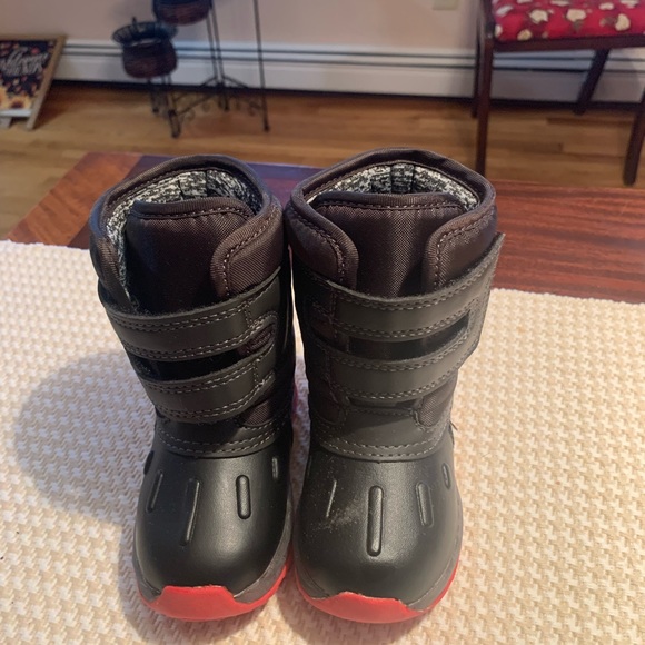 Toddler boy snow boots - Picture 1 of 3